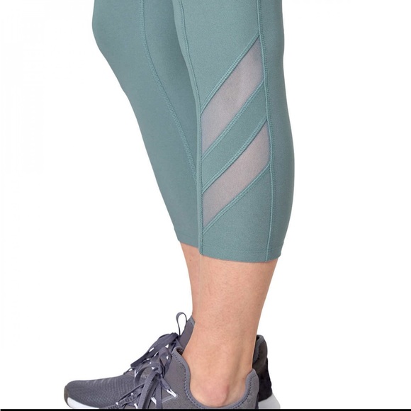 NWT Mondetta Ladies' Mesh Capri Leggings - Picture 4 of 6